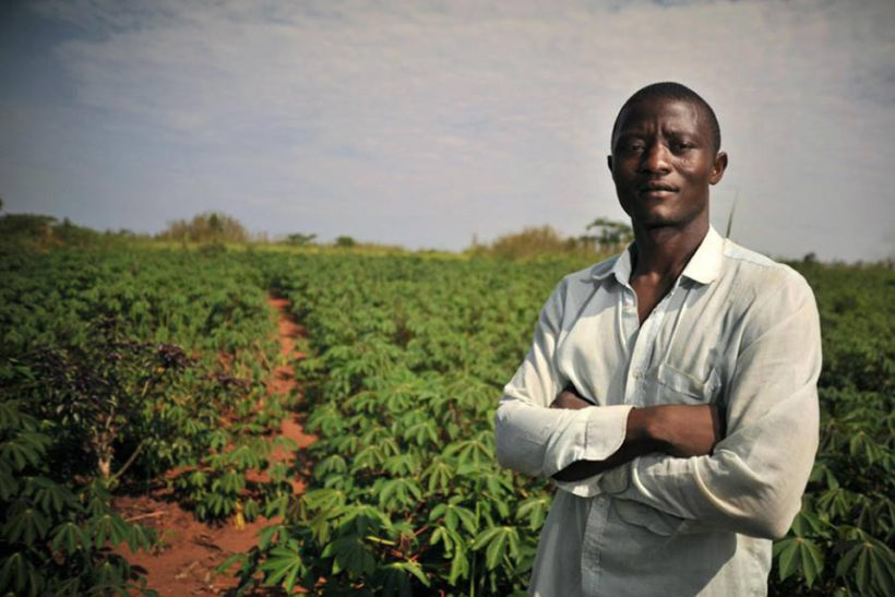 migrante in un campo