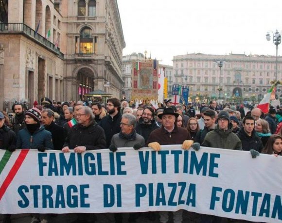 corteo famiglie vittime strage fontana