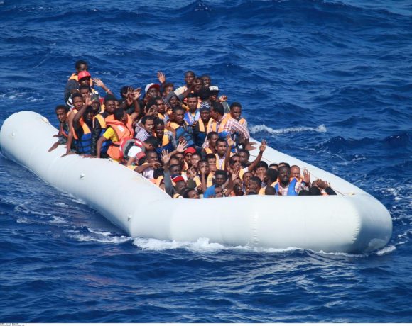 migranti su barcone