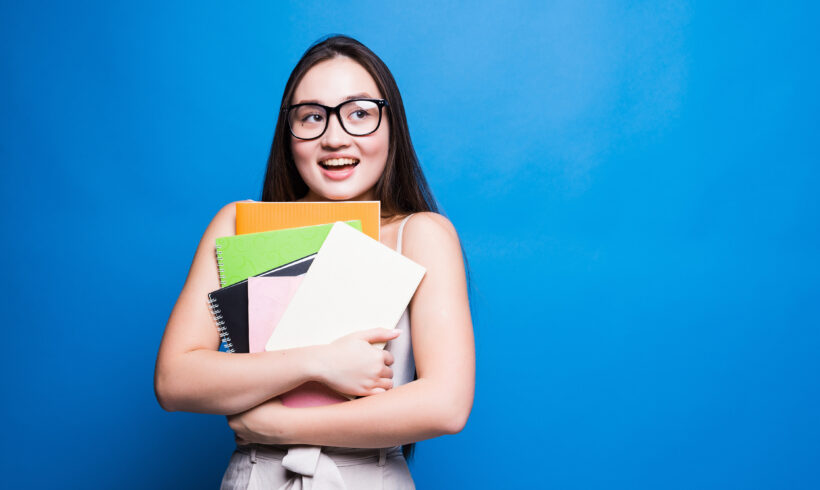 Borse di studio per studentesse delle classi quinte delle scuole superiori