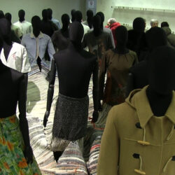 La mostra Ombra di tutti è aperta fino all’11 gennaio alla Casa della Memoria di Milano: guarda il video