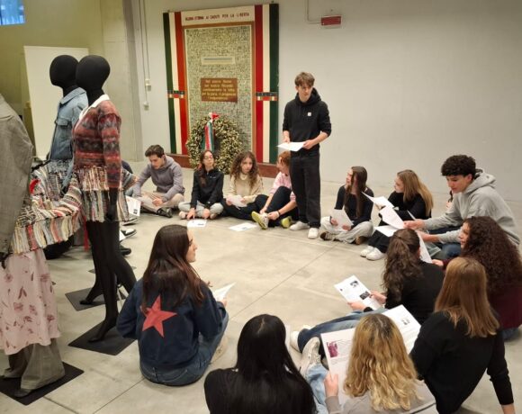 Ombra di tutti: arte, memoria, partecipazione – Dalla mostra nasce un percorso di cittadinanza consapevole per le scuole