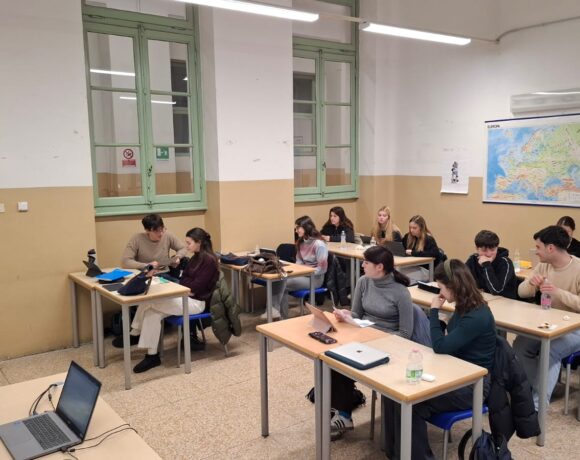 Arte, memoria, partecipazione: Ombra di tutti ispira le riflessioni creative delle scuole